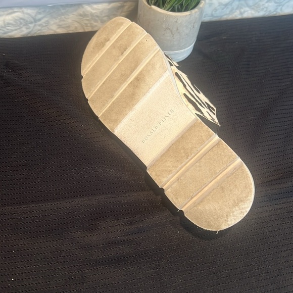 Donald Pliner Lepirad Print Sandals - Picture 2 of 2